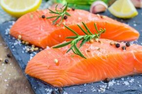 Filete de salmón na dieta dun home con libido reducida